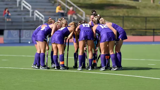 Field Hockey Huddle vs. Wake Forest 10162022