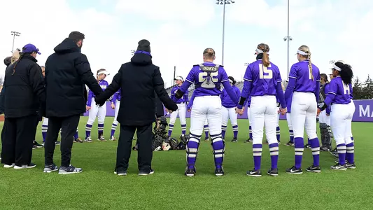 2022 JMU Softball - Towson Team Huddle Lauren Bernett
