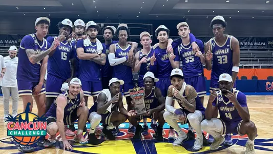 JMU MBB Team Photo Cancun