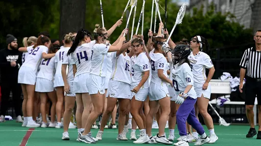 Lacrosse Breaks Huddle vs. Cincinnati
