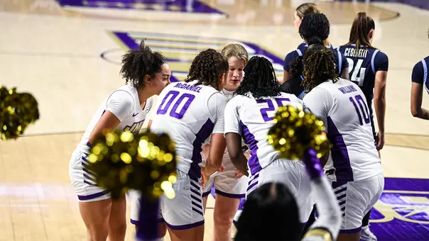 JMU WBB Huddle vs Villanova 111625