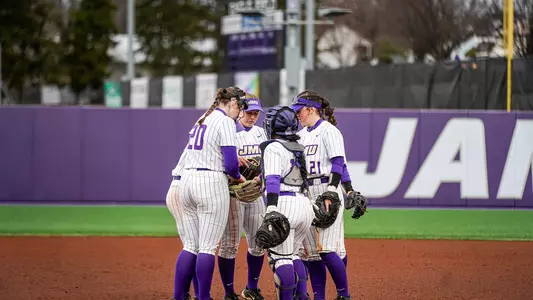 JMU Softball Huddle