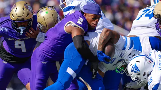 Nakian Jackson makes a tackle against Georgia State