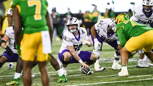 Zach Greenberg calling out signals in pre-snap at Oregon during the College Football Playoff.