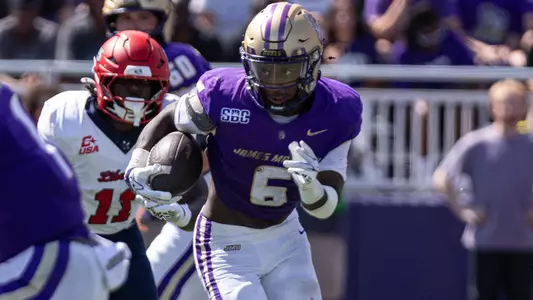 George Pettaway takes a handoff against Liberty