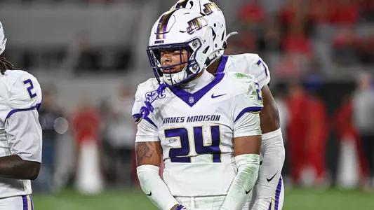 Jayon Harvey lines up ahead of a play at San Diego State
