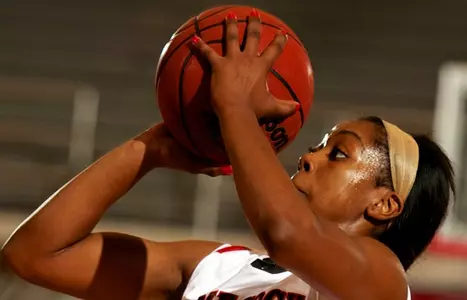 Morton-Led Gamecocks Fall To SIUE Image