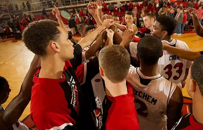 Men's Basketball Team