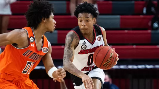 MBB210101 Jalen Finch