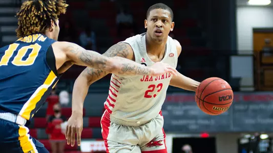 MBB210225 Darian Adams