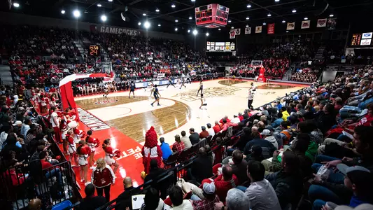 MBB210430 Pete Mathews Coliseum