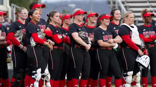 26softball-pregame