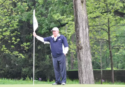 Flashes 2nd in rain-soaked Davidson Inv. after round 1 Image