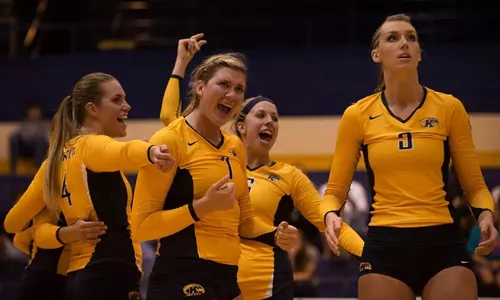 vball_action_hutchison_03