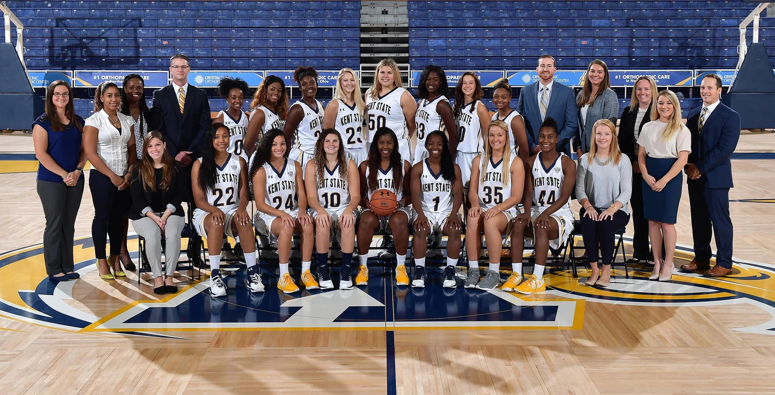 wbb_team_photo_201718