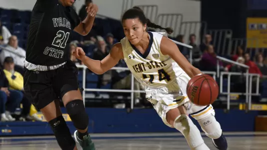 wbb_action_golden_12