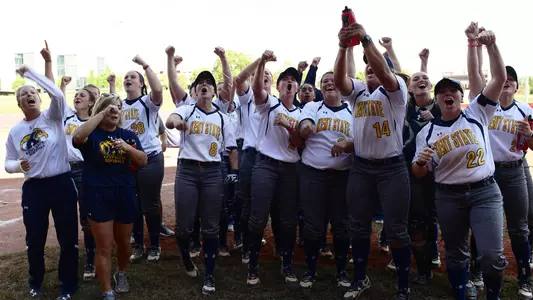 sball_2017_mac_champs_alma_mater