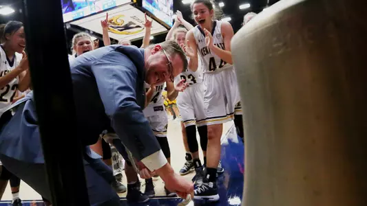 wbb_action_starkey_12