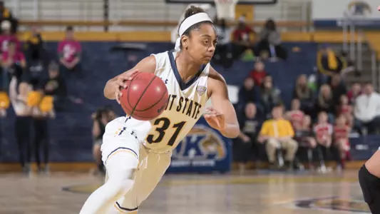 wbb_action_carter_14