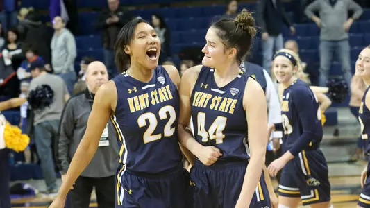 wbb_action_team_celebration11