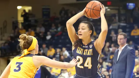 wbb_action_golden_24