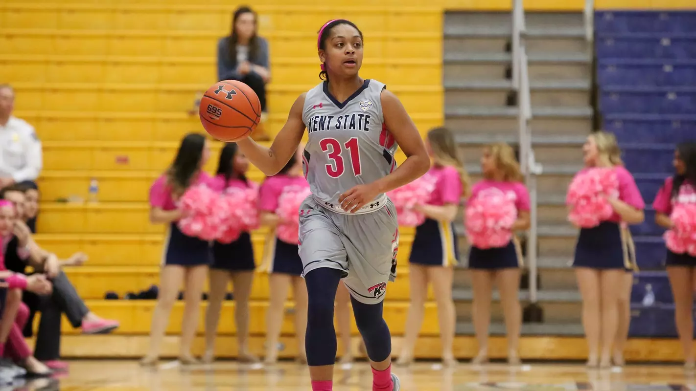 wbb_action_carter_22