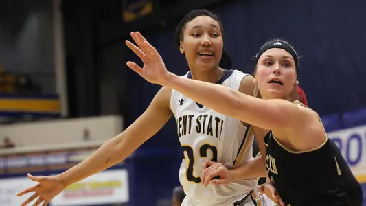 wbb_action_barber_smith_13