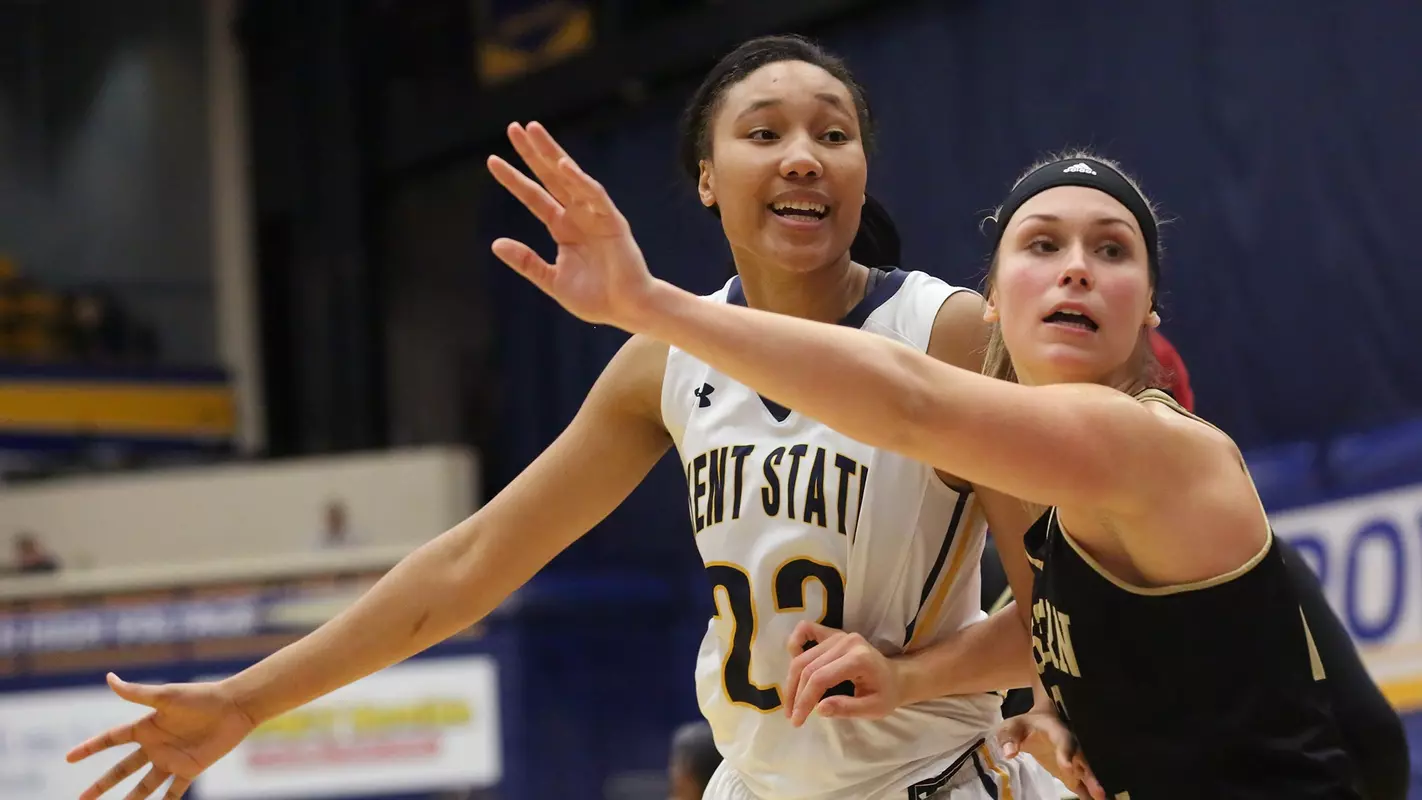 wbb_action_barber_smith_13