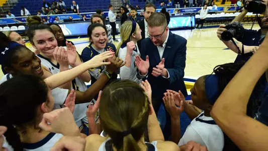 wbb_action_team_celebration_13