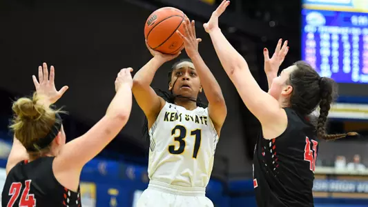 wbb_action_carter_32
