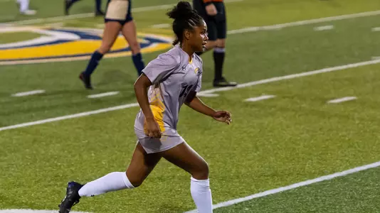 wsoc_action_donkor_02