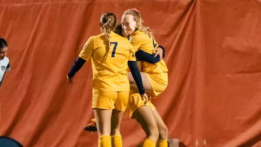 wsoc_2021_mac_semi_celebration