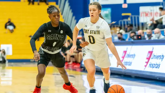 wbb_action_santoro_04
