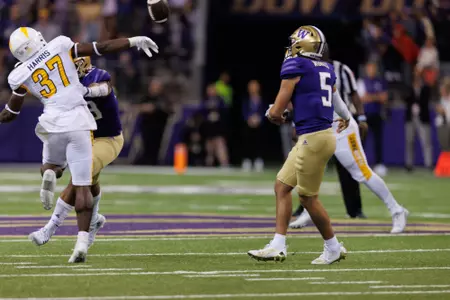2022 0903 NCAA FOOTBALL PHOTOGRAPHY BY ROBBY MULLIKIN/ACTIONPNW.COM