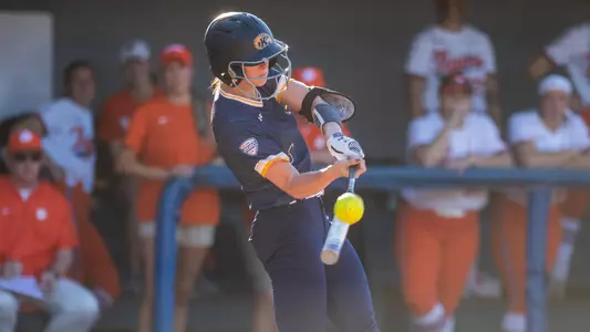 sball_action_cole03