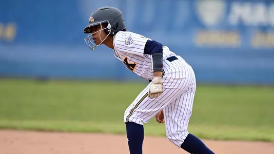 sball_action_crittendon_02