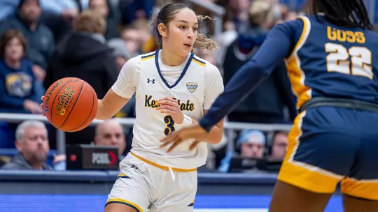 wbb_action_hauser_09