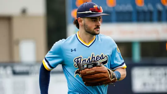 baseball_action_macdonald04