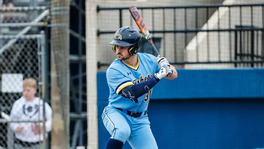 baseball_action_macdonald02