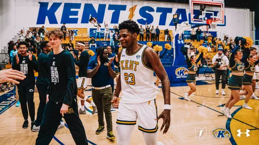 Delrecco Gillespie heading to the bench