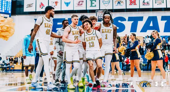 men's basketball win