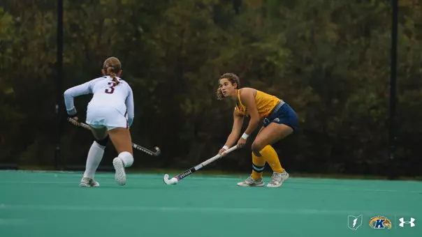 Eva Usoz getting ready for a pass against Bellarmine