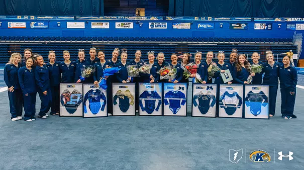 2026 Gymnastics seniors with the whole team