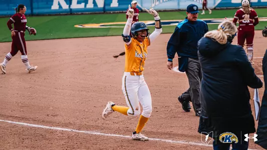 Aaralyn Nogay home run versus UMass 2026