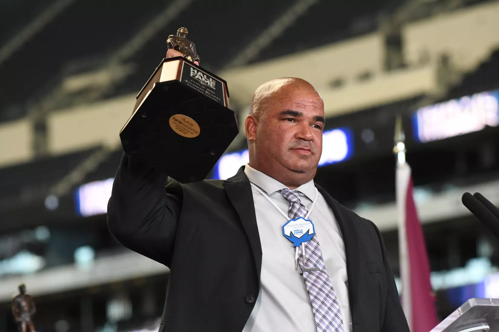 The Goodyear Cotton Bowl Classic celebrated the 2020 Hall of Fame class with an induction ceremony on October 5, 2021 at AT&T Stadium. The 12th Cotton Bowl Hall of Fame Class includes Kansas State quarterback Jonathan Beasley, Notre Dame split end Tom Gatewood, Arkansas guard Jerry Jones, Ole Miss running back/wide receiver Dexter McCluster, Texas defensive end Cory Redding, Boston College linebacker Bill Romanowski and Kansas State head coach Bill Snyder. Photo by Ian Halperin/Cotton Bowl