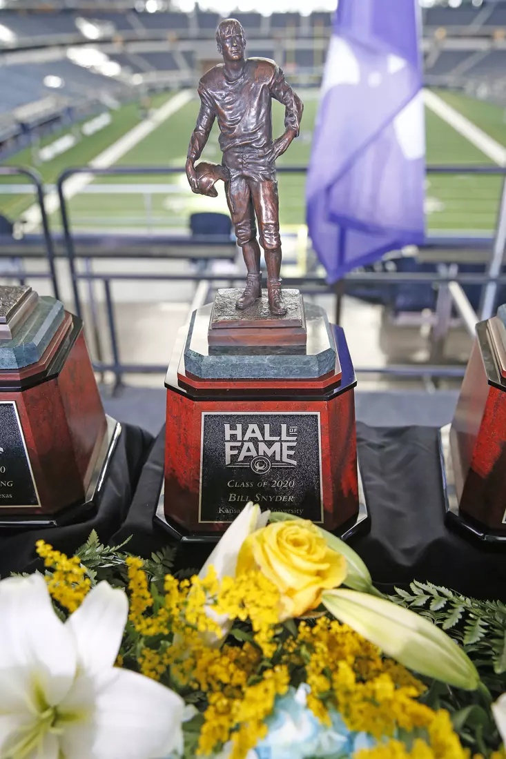 05 October 2021: Statue for Bill Snyder of the 2020 Cotton Bowl Hall of Fame class at the induction ceremony at AT&T Stadium in Arlington, Texas. Photo by James D. Smith/CBAA