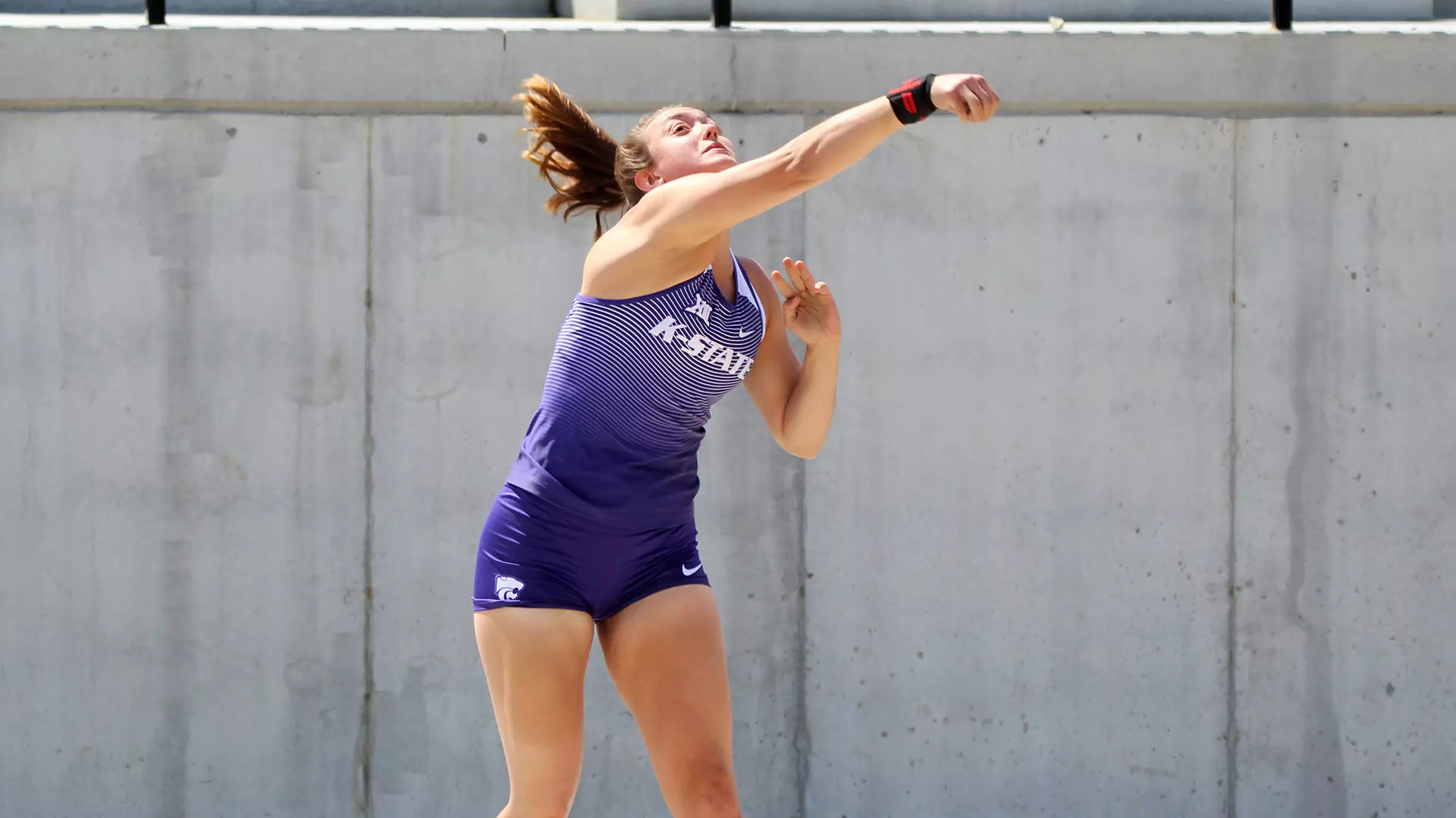 Gabby Tozer | Shot Put | Salina, Kan.
Junior Gabby Tozer heads to Sacramento with the 20th best throw in the women’s shot put in the West Region, throwing 16.02m/52-06.75 at the Michael Johnson Invitational on April 20. Tozer’s mark also ranks No. 7 in K-State Outdoor history.