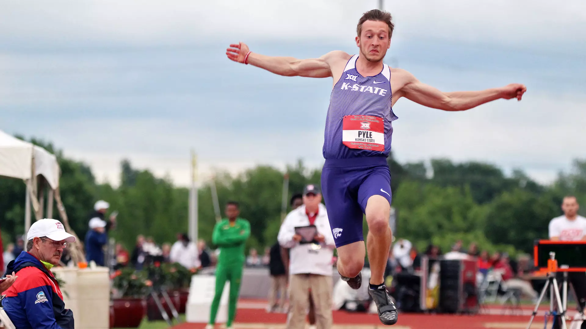 Tom Pyle | Long Jump | Overland Park, Kan.
Qualifying for his first NCAA West Preliminary, senior Tom Pyle enters the men’s long jump with the No. 43 mark in the West Region of 7.46m/24-05.75 recorded at the Bobcat Invitational on March 28.