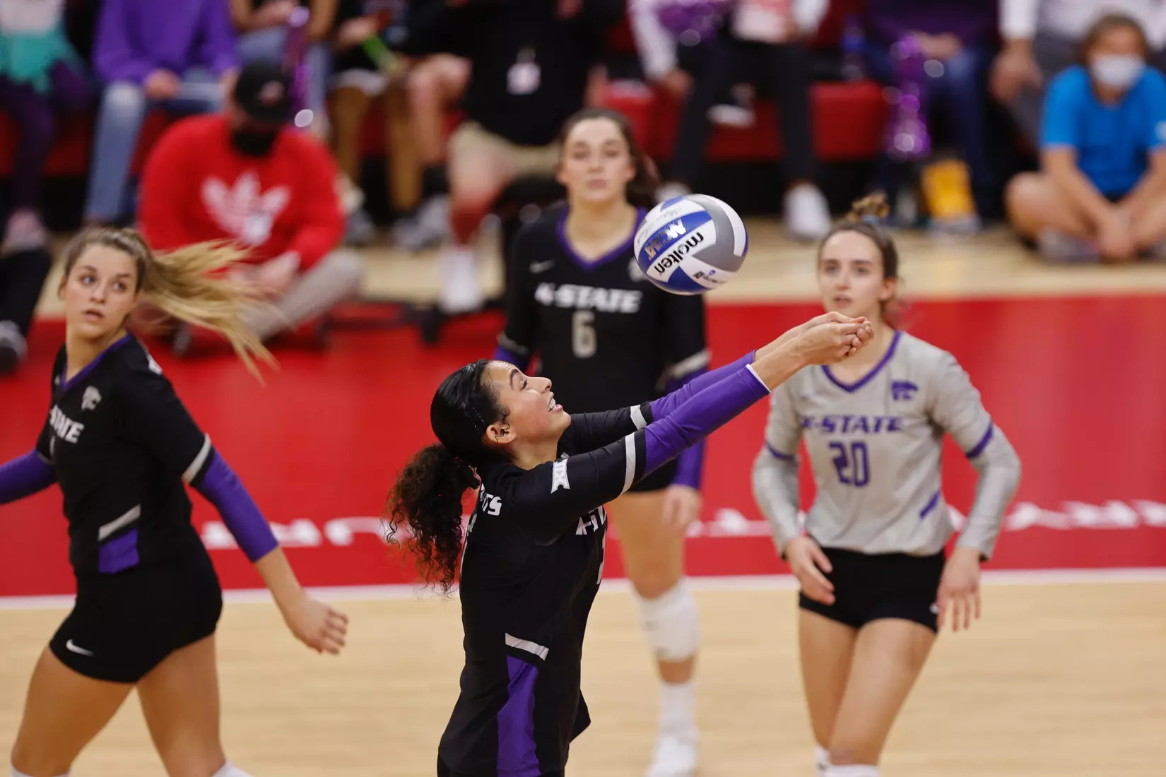 Teana Adams-Kaonohi competes against Florida State
