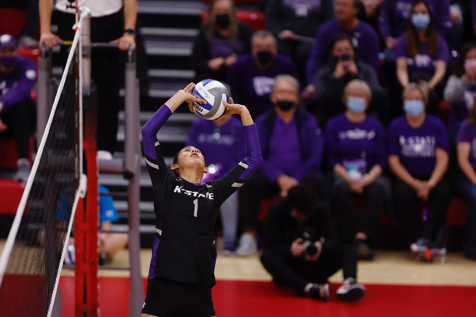 Teana Adams-Kaonohi competes against Florida State